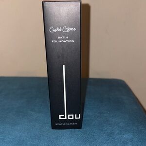Doucce Caché Crème Satin Foundation - NM5